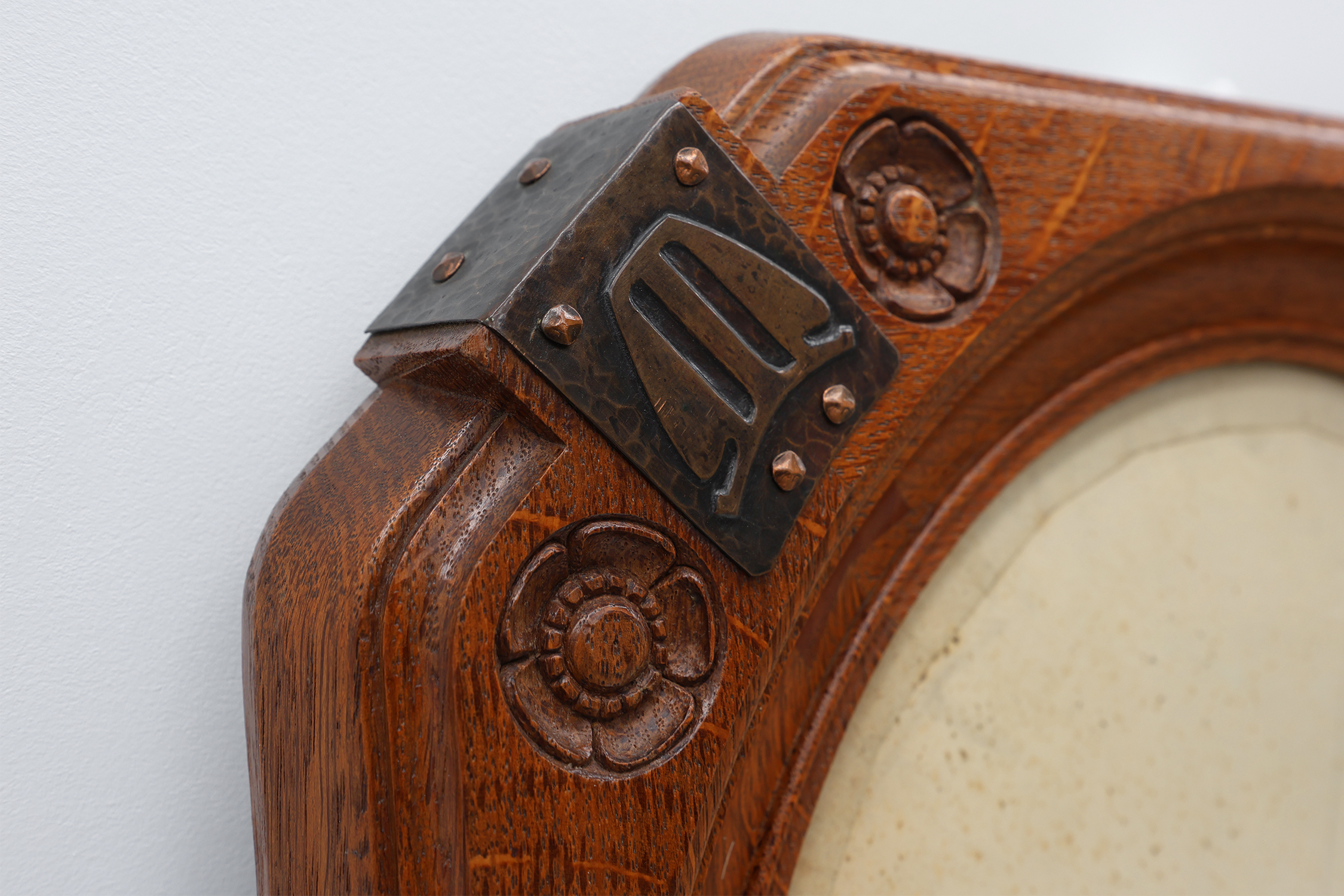 Art nouveau oak photo frame with copper decorations by Geo Verbanckthumbnail